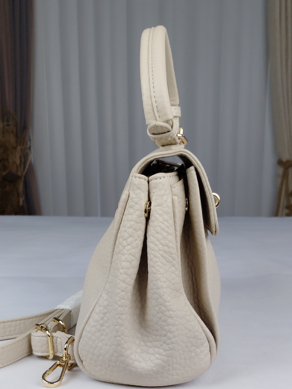 Angel Kiss Cream Tote / Shoulder Bag. - Picture 4 of 14